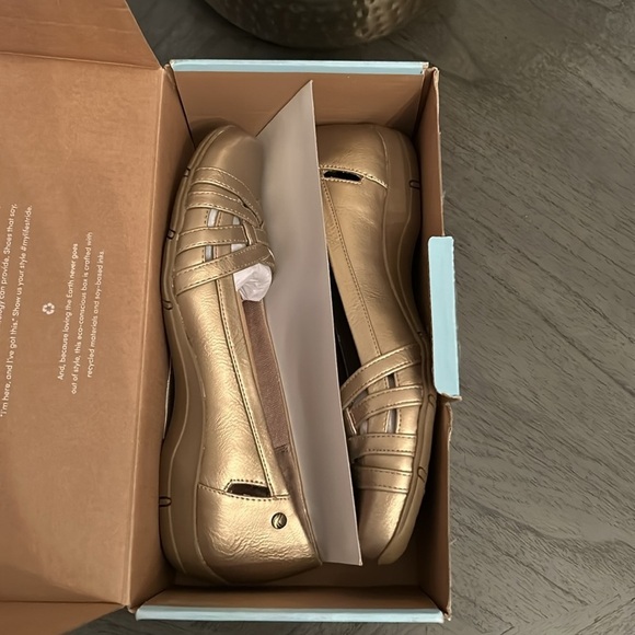 LIFESTRIDE WOMENS DIVERSE FLAT TAUPE (NARROW) - Picture 2 of 8